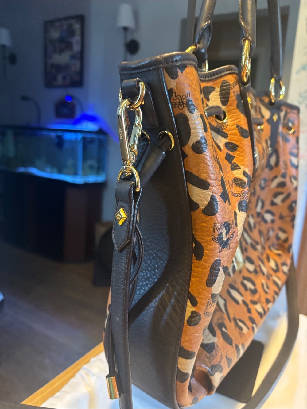 MCM limited edition Leopard-Print Leather 2way in Brown and Black - Picture 5 of 17